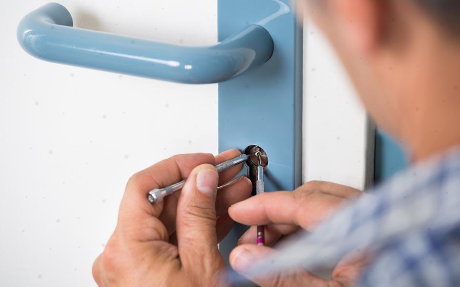 professionnels serrurier Courbevoie