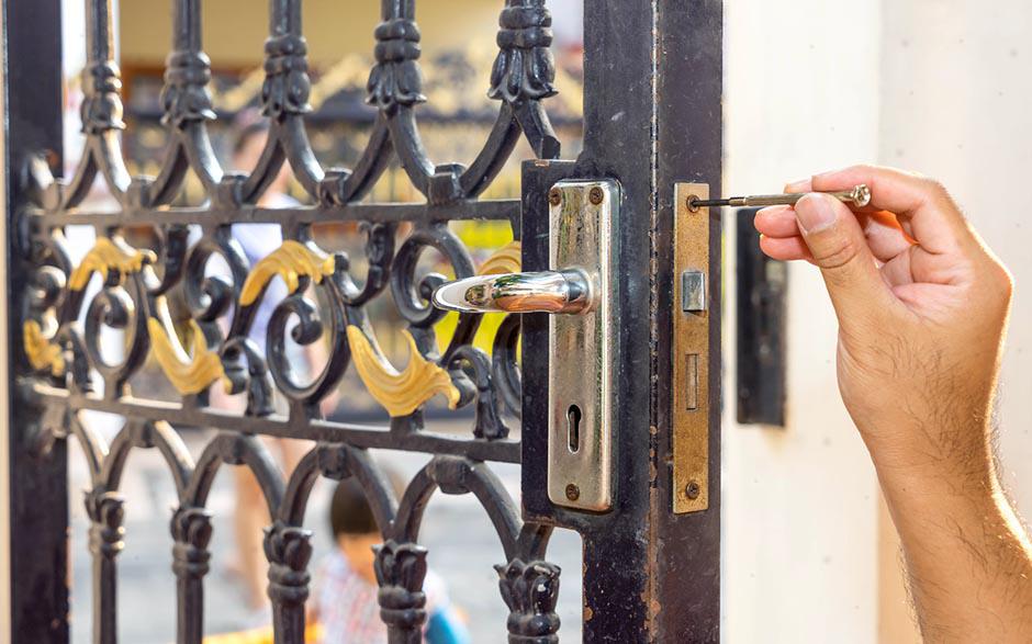professionnels serrurier Courbevoie